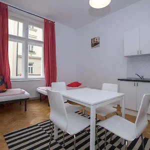 Jump In Hostel Prague